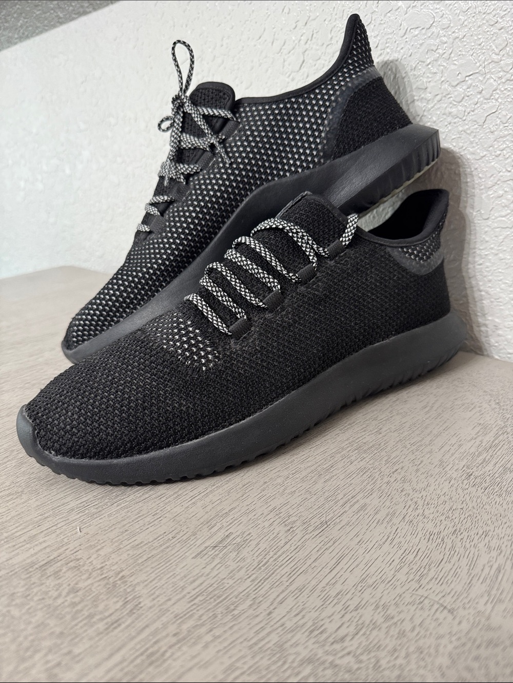 adidas MENS tubular shadows NWT